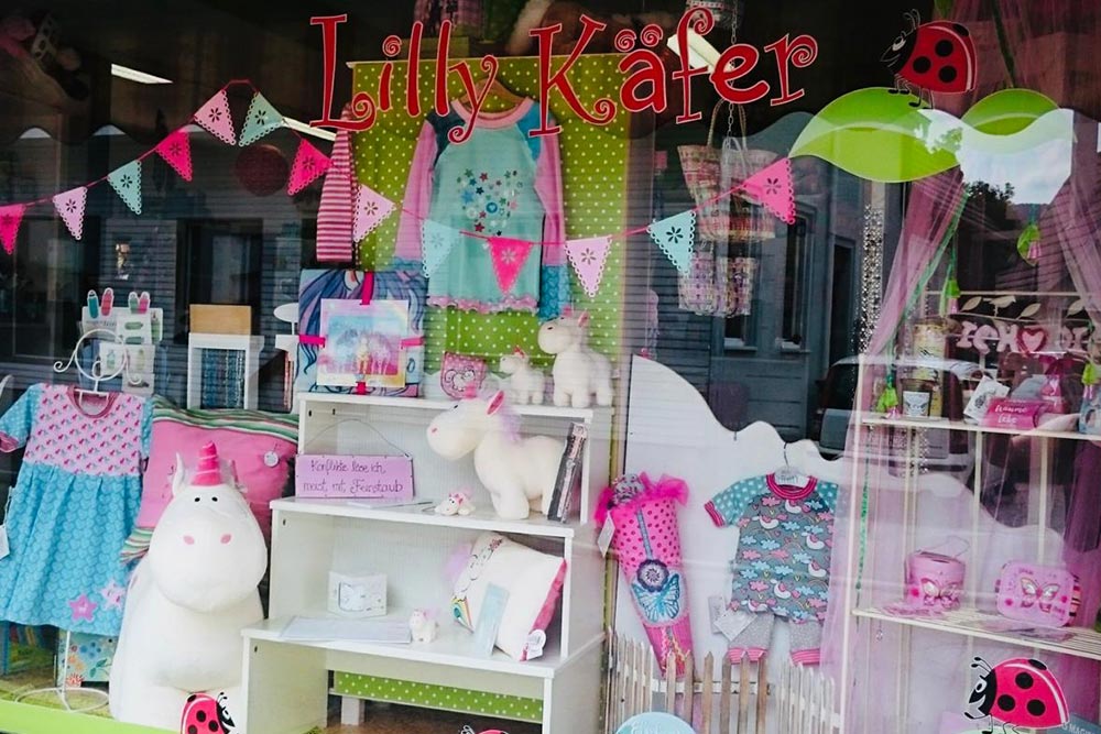 lilly kaefer ueber uns schaufenster falltorstrasse 19